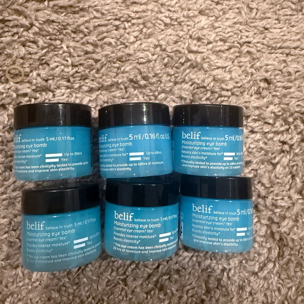 Belif Moisturizing Eye Bomb - Blue